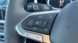 VOLKSWAGEN T-ROC 1.5 TSI R-Line 2dr DSG 5891976