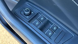 VOLKSWAGEN T-ROC 1.5 TSI R-Line 2dr DSG 5891971