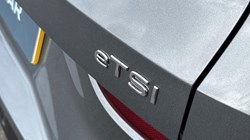 VOLKSWAGEN T-ROC 1.5 eTSI 150 R-Line 5dr DSG 5800306