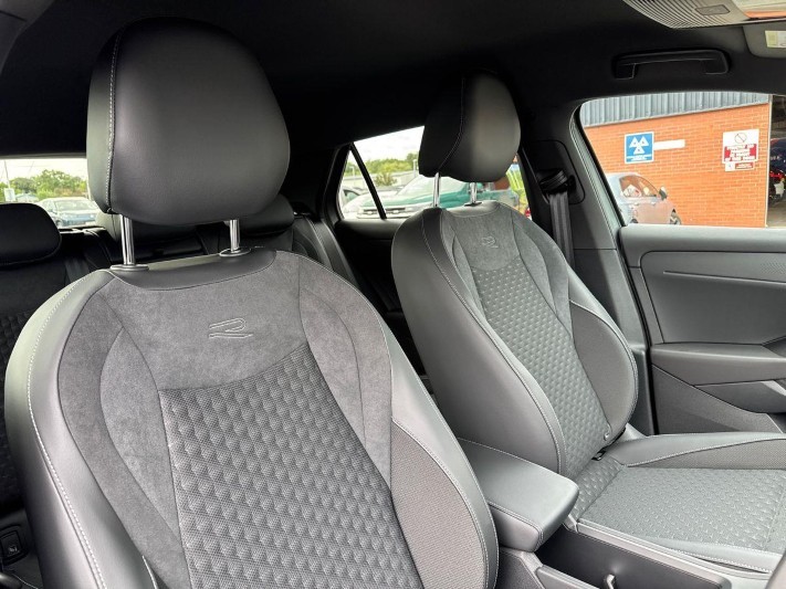  VOLKSWAGEN T-ROC 1.5 eTSI 150 R-Line 5dr DSG 5800305