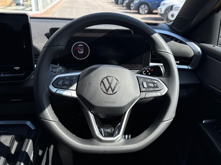  VOLKSWAGEN T-ROC 1.5 eTSI 150 R-Line 5dr DSG 5803679