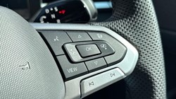 VOLKSWAGEN T-ROC 1.5 eTSI 150 R-Line 5dr DSG 5803681