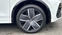 VOLKSWAGEN TIGUAN 1.5 TSI eHybrid R-Line 5dr DSG 5844647