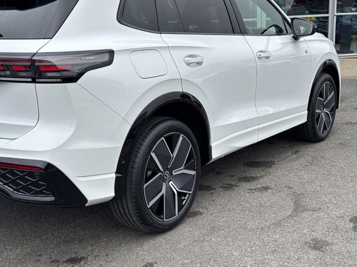  VOLKSWAGEN TIGUAN 1.5 TSI eHybrid R-Line 5dr DSG 5844683