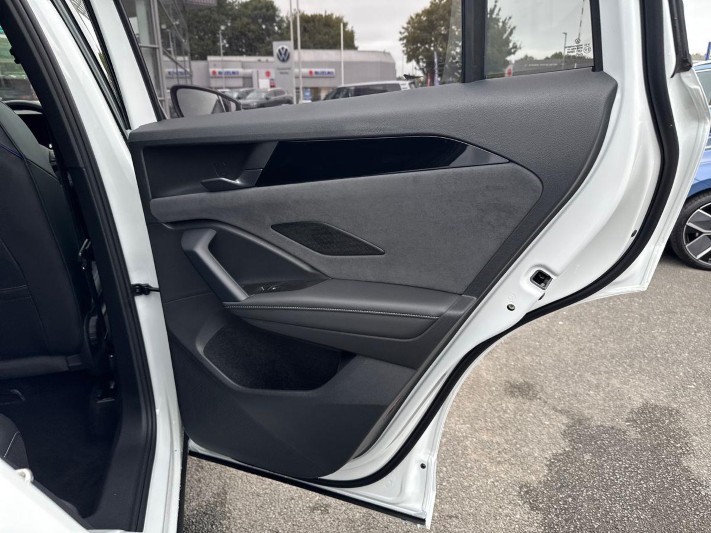  VOLKSWAGEN TIGUAN 1.5 TSI eHybrid R-Line 5dr DSG 5844705