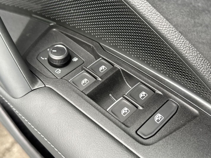  VOLKSWAGEN TIGUAN 1.5 TSI eHybrid R-Line 5dr DSG 5844658