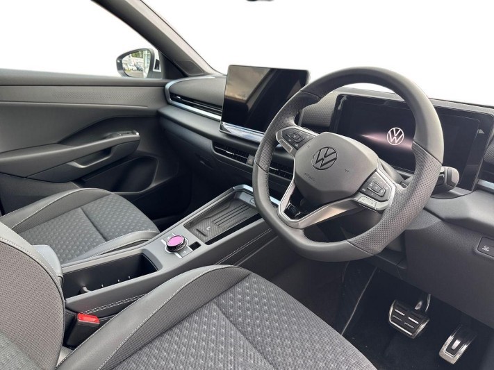  VOLKSWAGEN T-ROC 1.5 eTSI 150 R-Line 5dr DSG 5823500