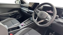 VOLKSWAGEN T-ROC 1.5 eTSI 150 R-Line 5dr DSG 5823500