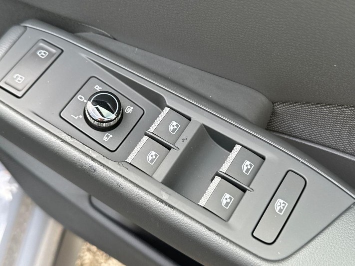 VOLKSWAGEN ID.3 NEO 125kW Life 50kWh 5dr Auto 5963921