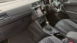 2023 (23) VOLKSWAGEN TIGUAN 1.4 TSI eHybrid R-Line 5dr DSG 3397564