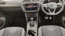 2023 (23) VOLKSWAGEN TIGUAN 1.4 TSI eHybrid R-Line 5dr DSG 3397569