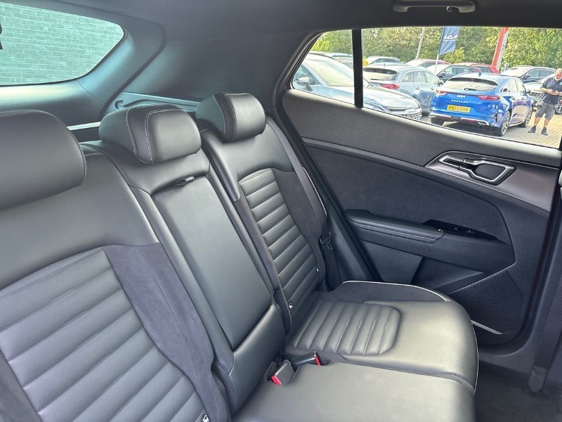 2023 (23) KIA SPORTAGE 1.6T GDi PHEV GT-Line S 5dr Auto AWD 3410076