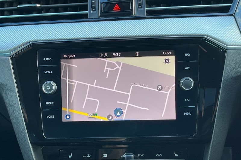 2021 (21) VOLKSWAGEN PASSAT 2.0 TDI EVO SCR R-Line 5dr DSG 3422588