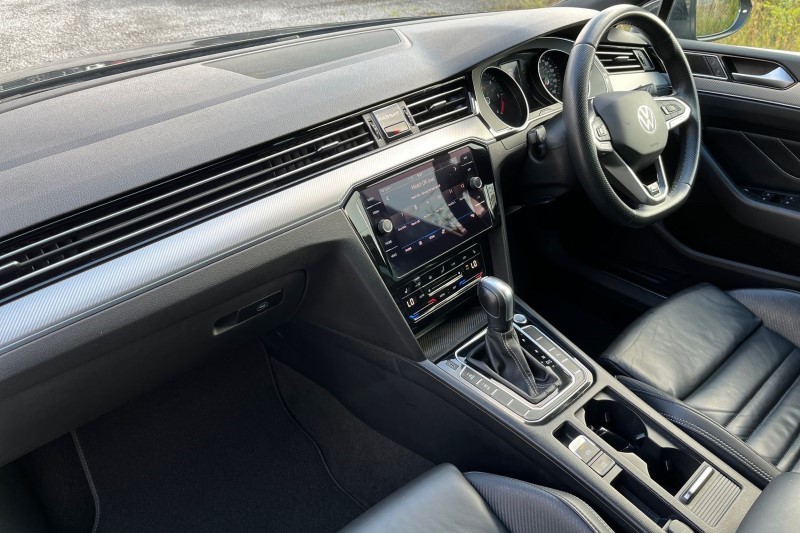 2021 (21) VOLKSWAGEN PASSAT 2.0 TDI EVO SCR R-Line 5dr DSG 3422599