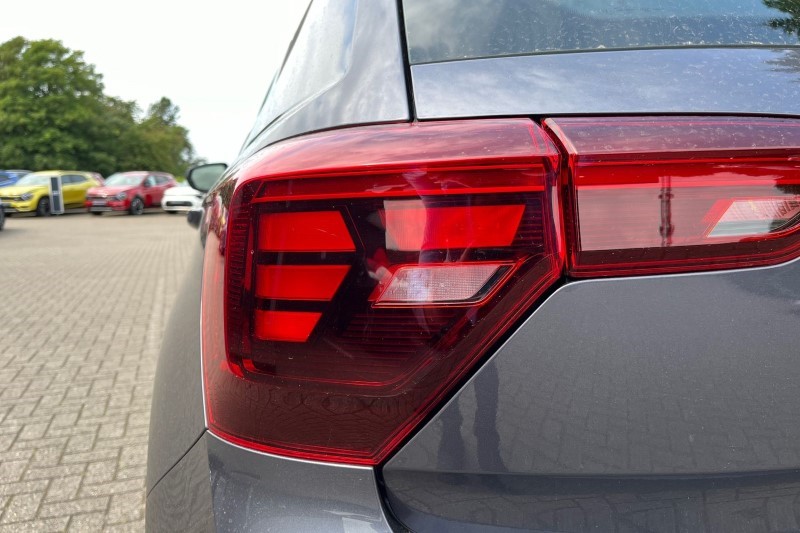 2022 (22) VOLKSWAGEN POLO 1.0 TSI Life 5dr DSG 3394321