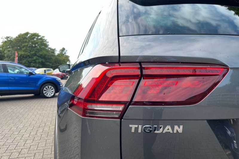2019 (69) VOLKSWAGEN TIGUAN 2.0 TSi 230 4Motion R-Line Tech 5dr DSG 3394619