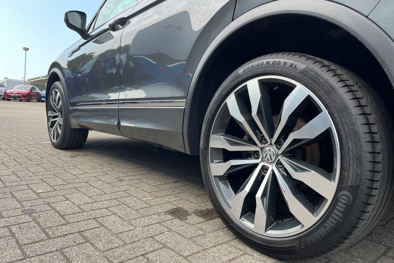 2019 (69) VOLKSWAGEN TIGUAN 2.0 TSi 230 4Motion R-Line Tech 5dr DSG 3394615
