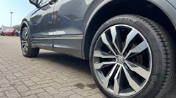 2019 (69) VOLKSWAGEN TIGUAN 2.0 TSi 230 4Motion R-Line Tech 5dr DSG 3394615