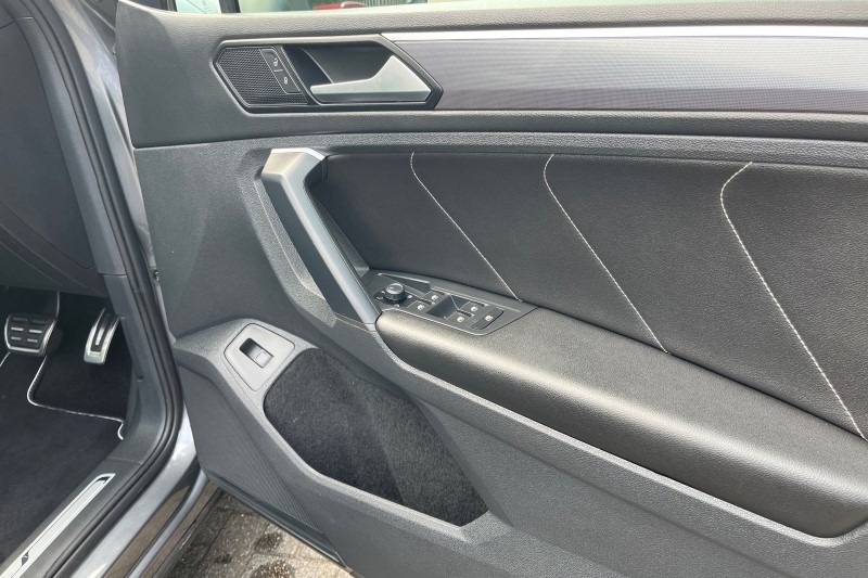 2019 (69) VOLKSWAGEN TIGUAN 2.0 TSi 230 4Motion R-Line Tech 5dr DSG 3394589