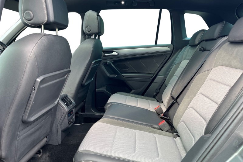 2019 (69) VOLKSWAGEN TIGUAN 2.0 TSi 230 4Motion R-Line Tech 5dr DSG 3394582