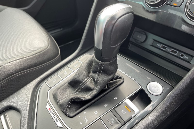 2019 (69) VOLKSWAGEN TIGUAN 2.0 TSi 230 4Motion R-Line Tech 5dr DSG 3394608