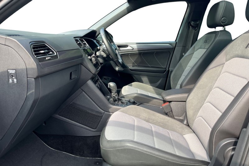 2019 (69) VOLKSWAGEN TIGUAN 2.0 TSi 230 4Motion R-Line Tech 5dr DSG 3394581