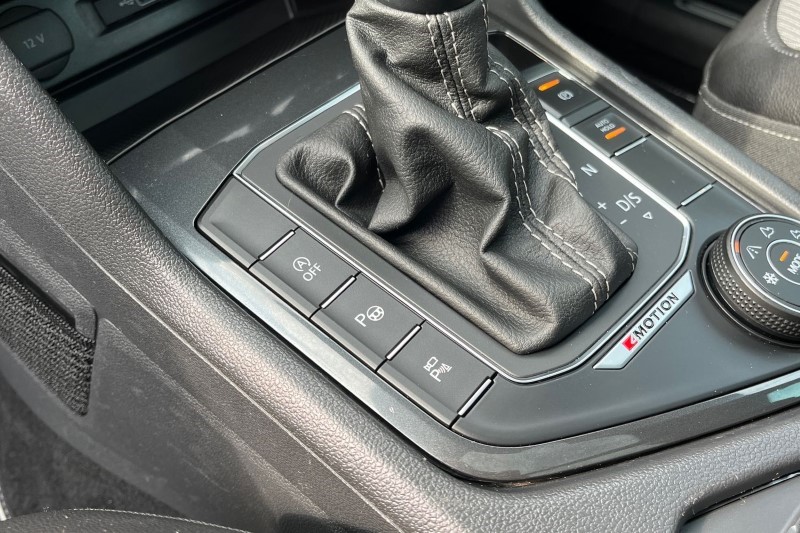 2019 (69) VOLKSWAGEN TIGUAN 2.0 TSi 230 4Motion R-Line Tech 5dr DSG 3394623