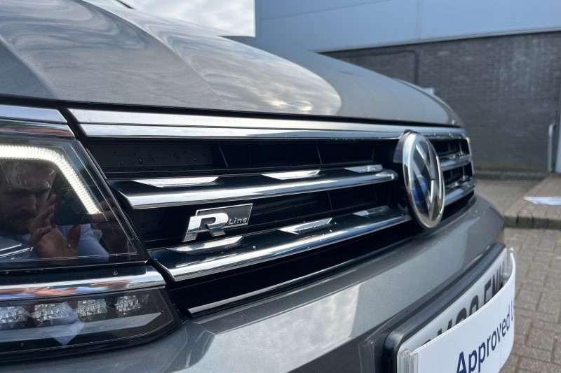 2019 (69) VOLKSWAGEN TIGUAN 2.0 TSi 230 4Motion R-Line Tech 5dr DSG 3394618