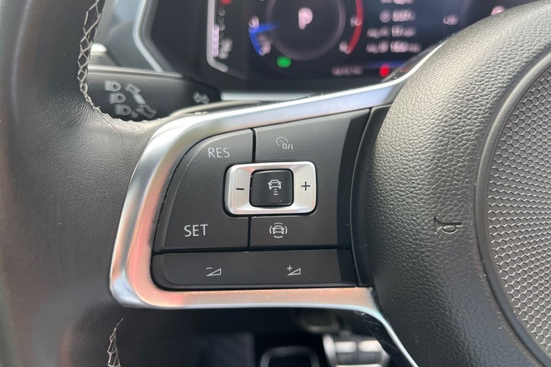 2019 (69) VOLKSWAGEN TIGUAN 2.0 TSi 230 4Motion R-Line Tech 5dr DSG 3394596