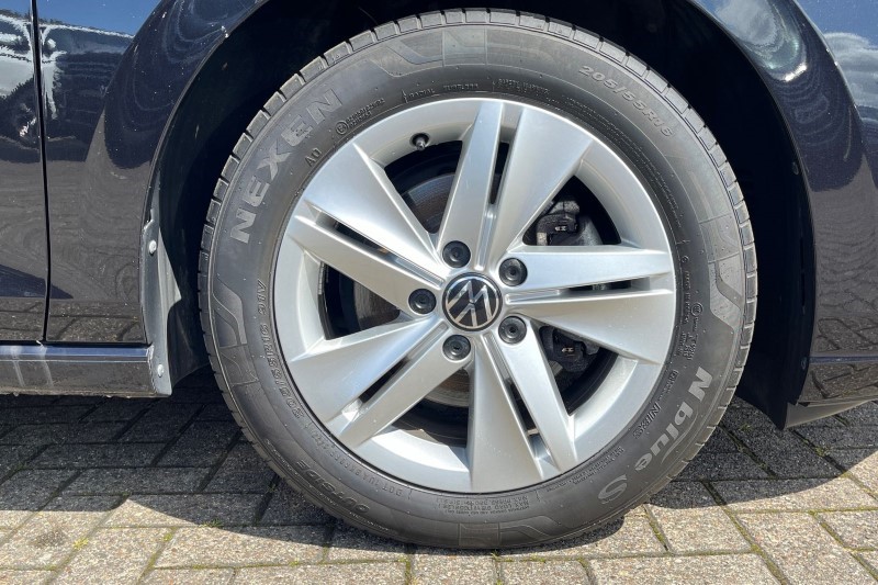 2023 (23) VOLKSWAGEN GOLF 1.5 TSI 150 Life 5dr 3426751