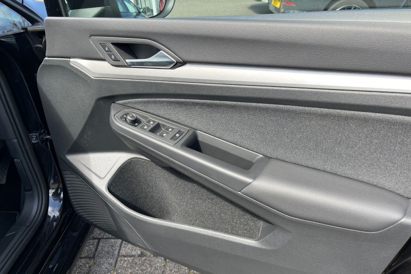 2023 (23) VOLKSWAGEN GOLF 1.5 TSI 150 Life 5dr 3426754