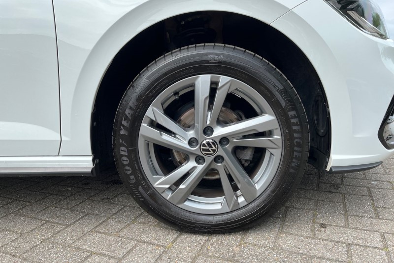 Used 2018 VOLKSWAGEN TIGUAN 2.0 TDi 150 SE Nav 5dr DSG Silver 