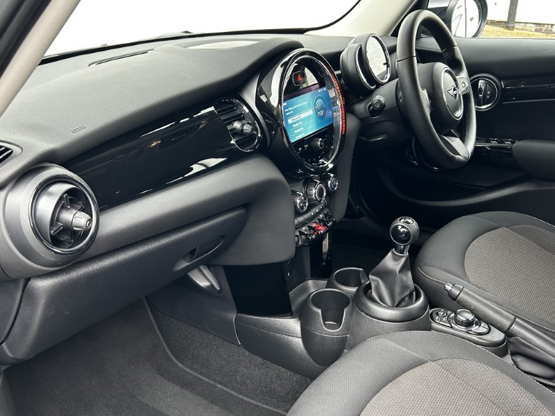 2022 (22) MINI HATCHBACK 1.5 Cooper Classic 5dr 3414796