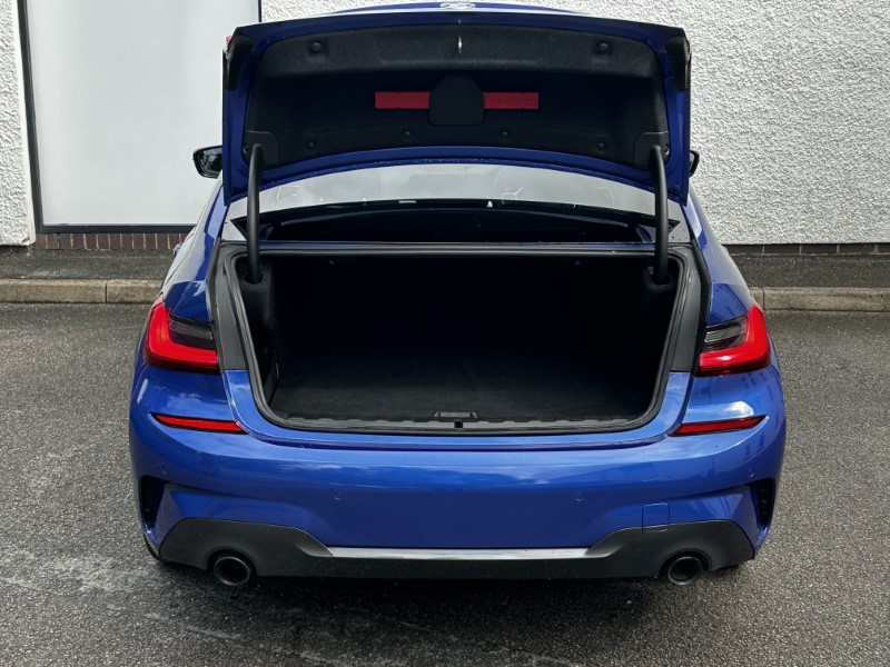 2021 (21) BMW 3 SERIES 330e xDrive M Sport 4dr Step Auto 3432889