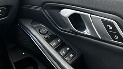 2021 (21) BMW 3 SERIES 330e xDrive M Sport 4dr Step Auto 3432907