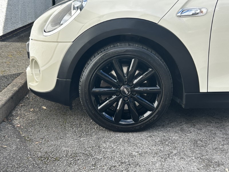 2016 (16) MINI HATCHBACK 2.0 Cooper S 5dr Auto 3528696