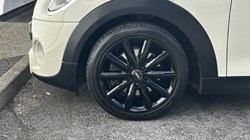 2016 (16) MINI HATCHBACK 2.0 Cooper S 5dr Auto 3528696