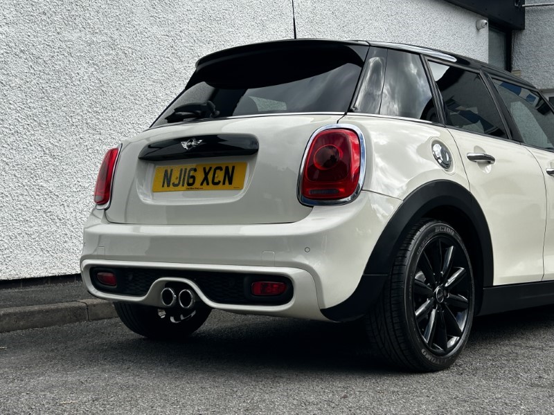 2016 (16) MINI HATCHBACK 2.0 Cooper S 5dr Auto 3528708
