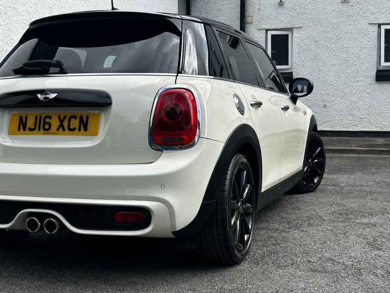 2016 (16) MINI HATCHBACK 2.0 Cooper S 5dr Auto 3528709
