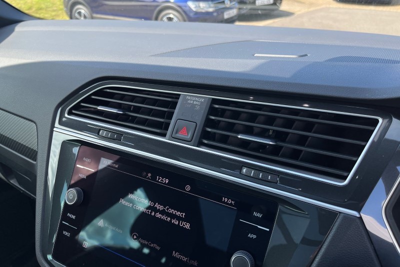 2021 (21) VOLKSWAGEN TIGUAN 1.5 TSI 150 R-Line 5dr DSG 3427224