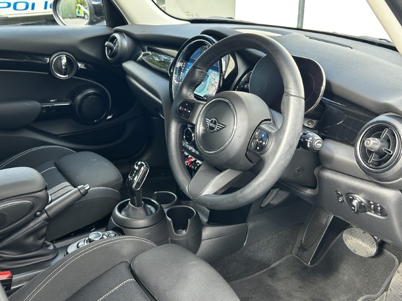 2021 (21) MINI HATCHBACK 2.0 Cooper S Classic 5dr Auto 3541590