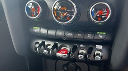 2021 (21) MINI HATCHBACK 2.0 Cooper S Classic 5dr Auto 3541618