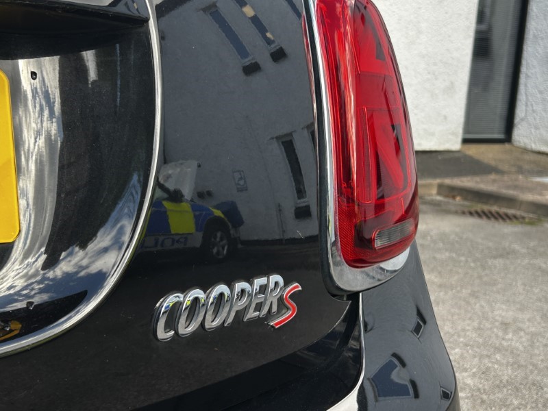 2021 (21) MINI HATCHBACK 2.0 Cooper S Classic 5dr Auto 3541600