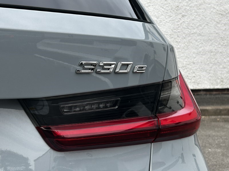2022 (72) BMW 3 SERIES 330e M Sport 5dr Step Auto 3525878