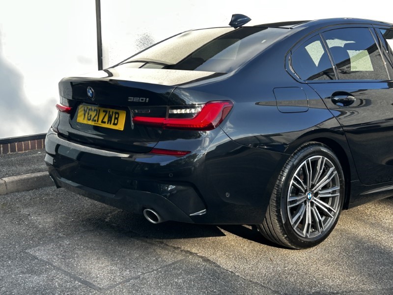 2021 (21) BMW 3 SERIES 320i M Sport 4dr Step Auto 3521656