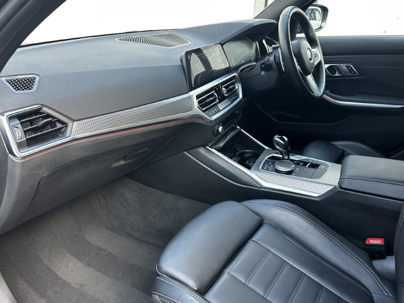 2021 (21) BMW 3 SERIES 320i M Sport 4dr Step Auto 3521628