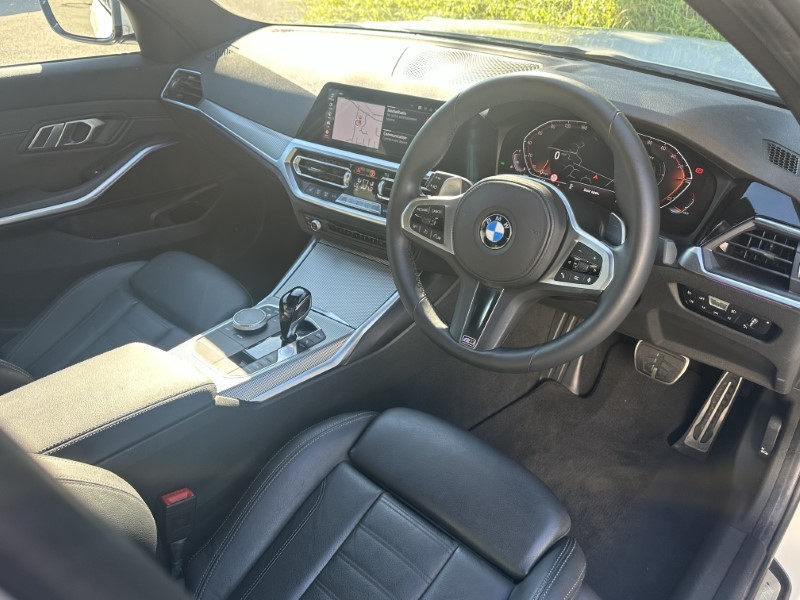 2021 (21) BMW 3 SERIES 320i M Sport 4dr Step Auto 3512600