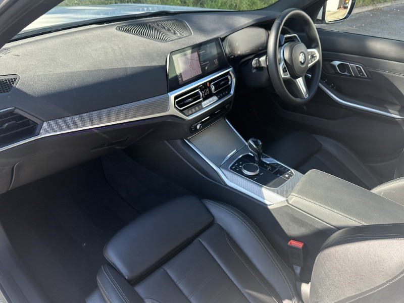 2021 (21) BMW 3 SERIES 320i M Sport 4dr Step Auto 3512602