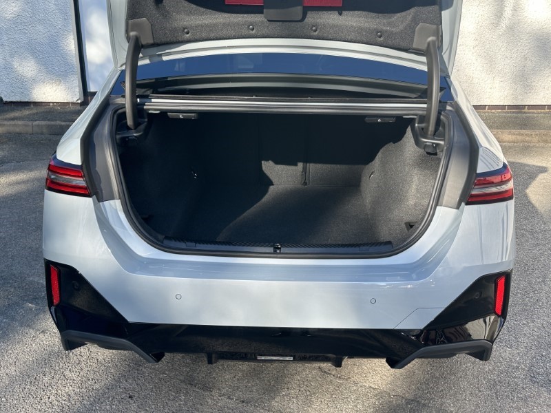 2024 (73) BMW 5 SERIES 530e M Sport Pro 4dr Auto 3509431