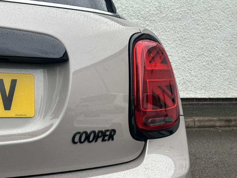 2022 (22) MINI HATCHBACK 1.5 Cooper Sport 5dr Auto 3538673